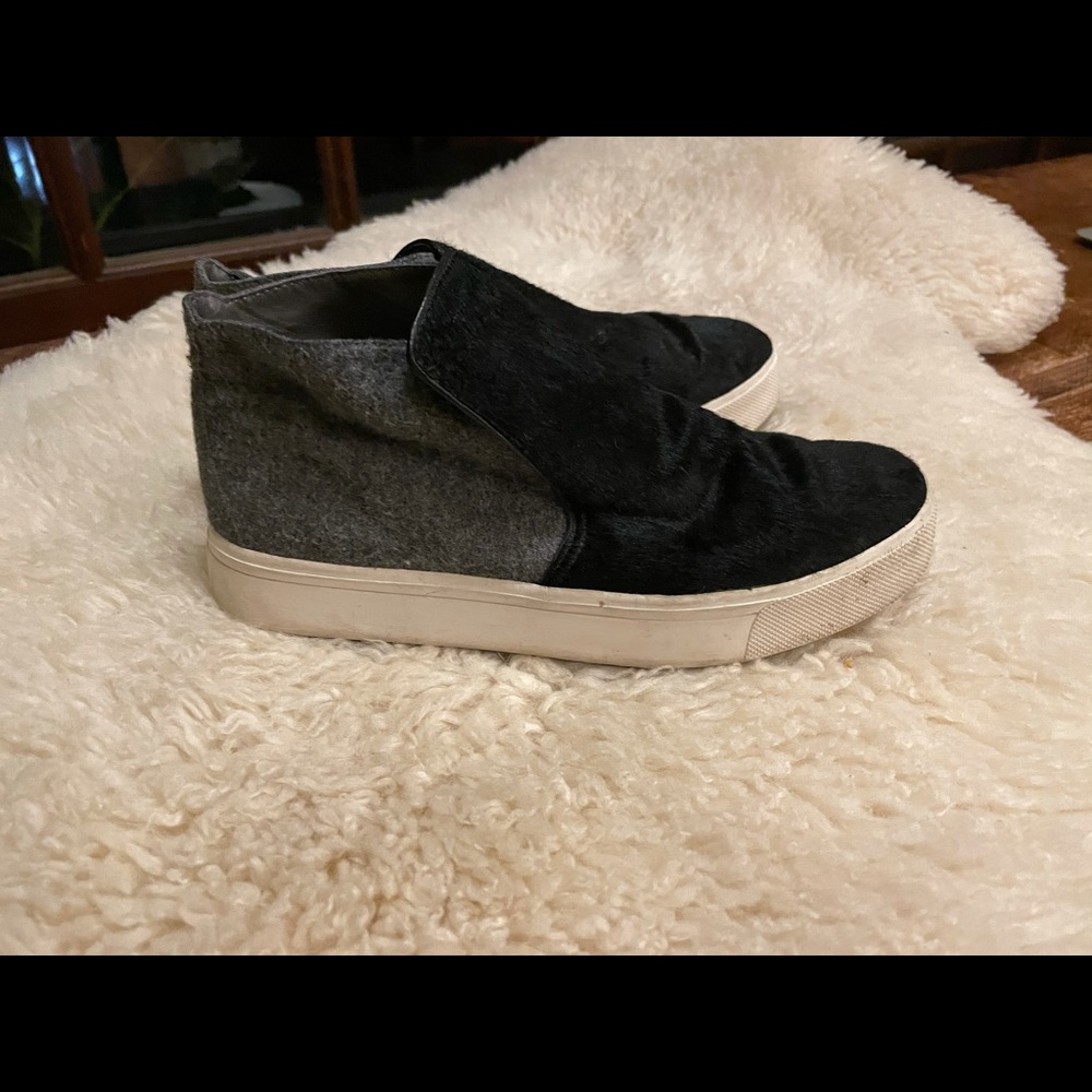 Adorable Vince brand pull on high tops
